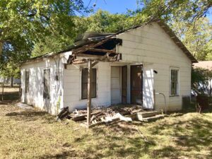 house needing repairs in new braunfels